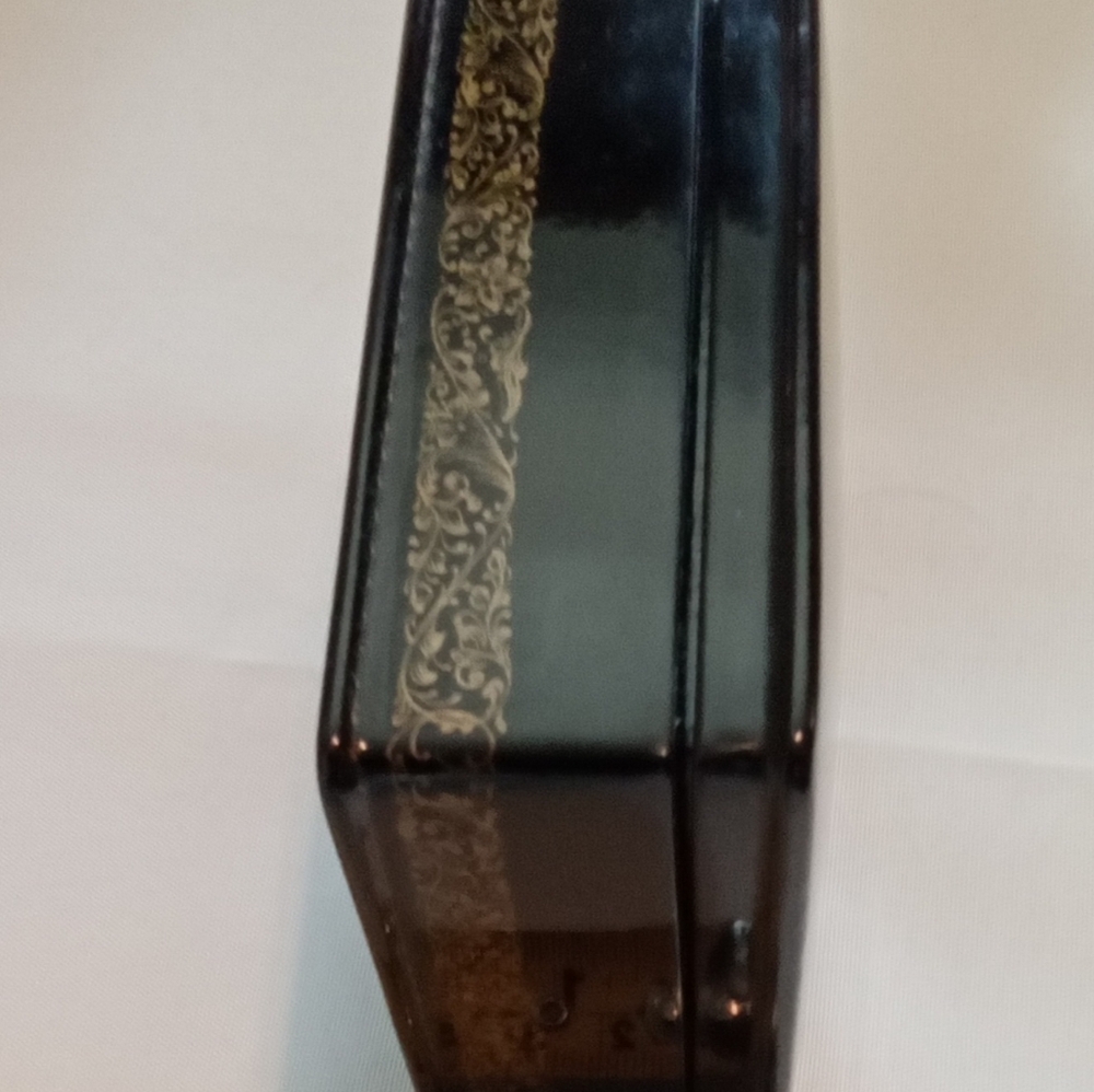 Russian Lacquer Box - Picture 8 of 8